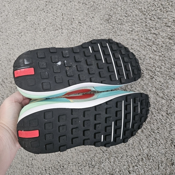 Nike Waffle One SE in Mint Foam / University Red Sneakers Size 9.5 Men - Picture 6 of 9